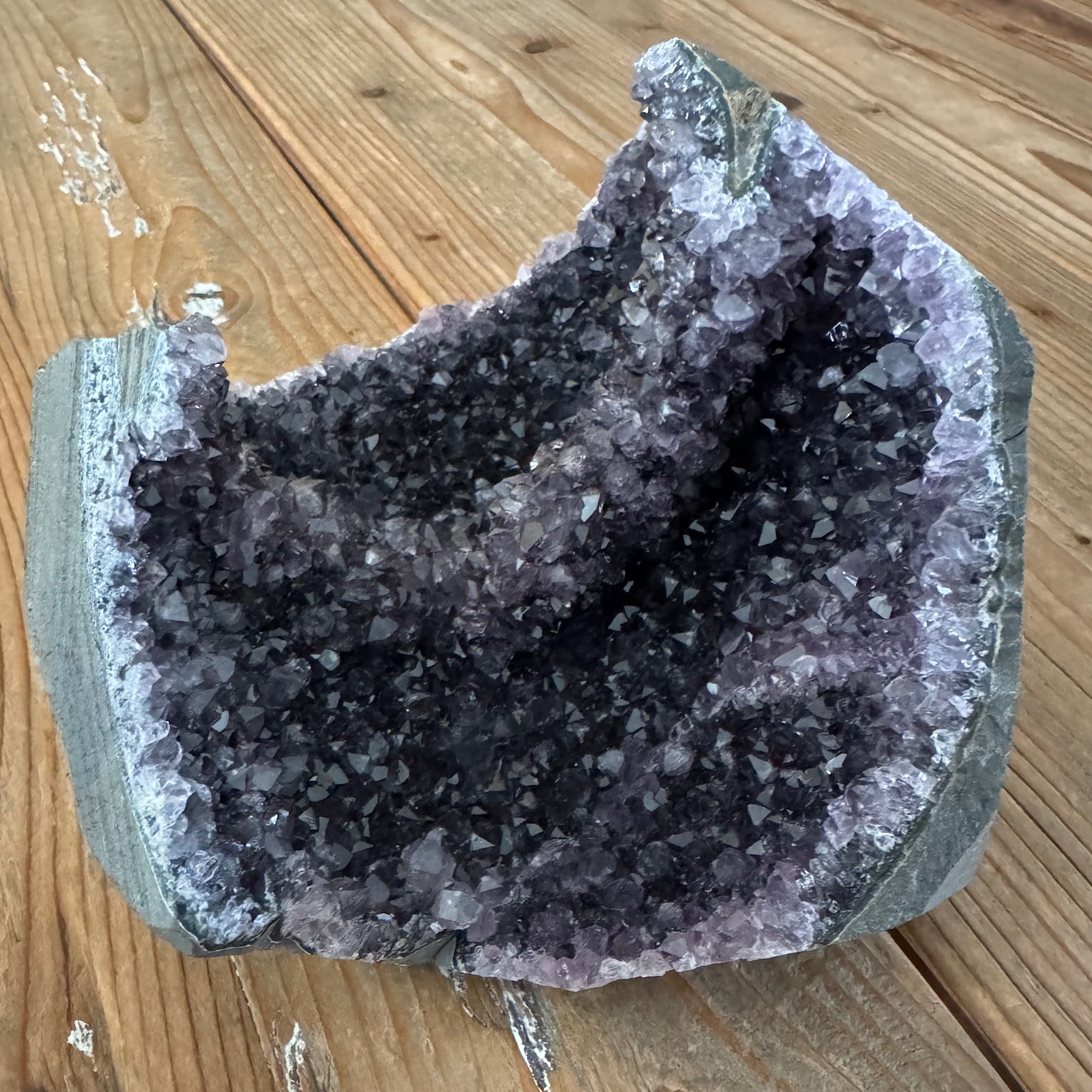 amethist kristallen paars geode mineralen