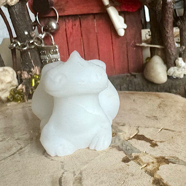 jade wit toothless dragon tandloze draakje draken edelstenen mineralen winkel