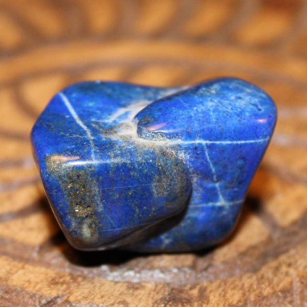 lapis lazuli trommelsteen koningsblauw met Pyriet aderen