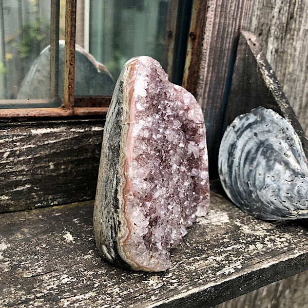 Amethist Ruw Geode Uruguay licht paars kristallen edelstenen mineralen winkel