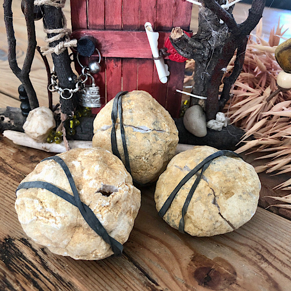 BergKristal Geode Mini 5 cm kristallen edelstenen mineralen