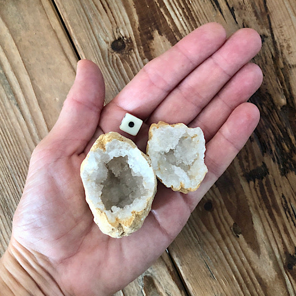 BergKristal Geode Mini 5 cm kristallen edelstenen mineralen