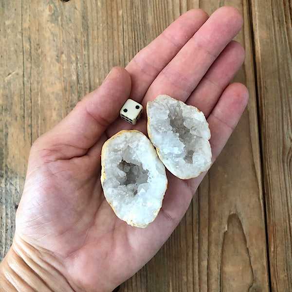 BergKristal Geode Mini 5 cm nr2 kristallen edelstenen mineralen winkel