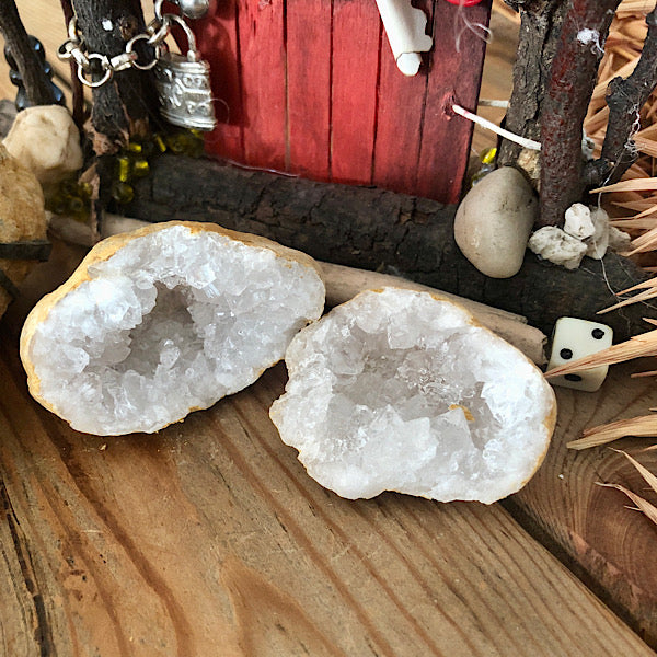 BergKristal Geode Mini 5 cm nr2 kristallen edelstenen mineralen winkel