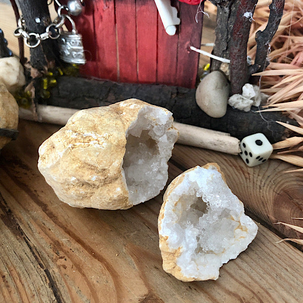 BergKristal Geode Mini 5 cm kristallen edelstenen mineralen