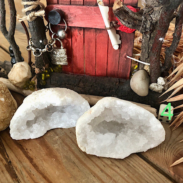 BergKristal Geode Mini 5 cm nr4 kristallen edelstenen mineralen winkel