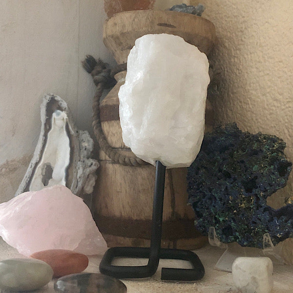 BergKristal Ruw Stuk op Standaard nr1 mineralen kunst