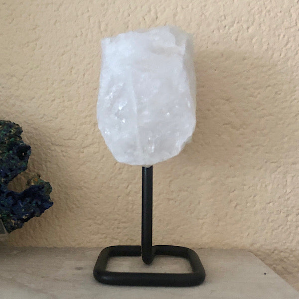 BergKristal Ruw Stuk op Standaard nr1 mineralen kunst