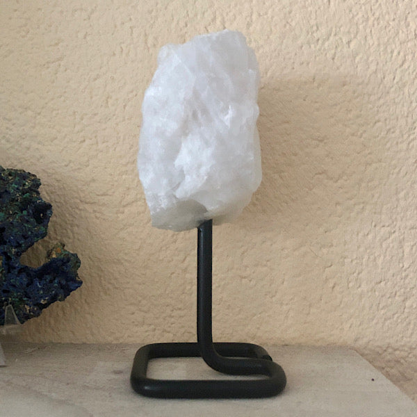 BergKristal Ruw Stuk op Standaard nr1 mineralen kunst