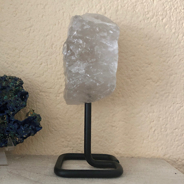 BergKristal Ruw Stuk op Standaard nr2 mineralen kunst