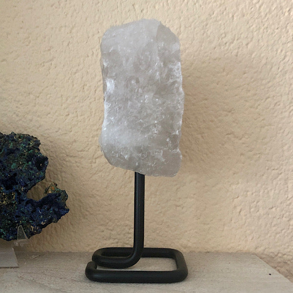 BergKristal Ruw Stuk op Standaard nr2 mineralen kunst