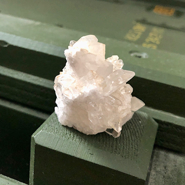 BergKristal ruw Clustertje Brazilië kristallen mineralen punten