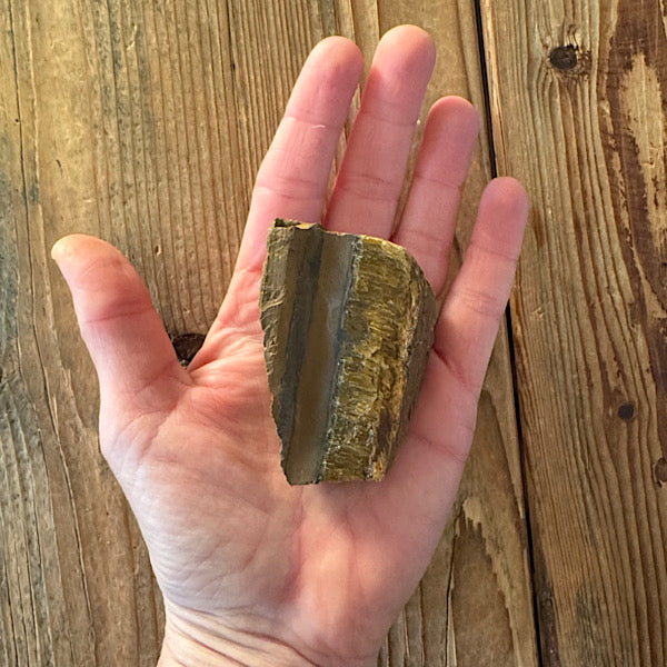 Brokje TijgerOog Ruw C Brazilië kristallen