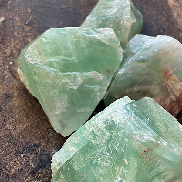 Calciet Emerald Groen ruw brokje