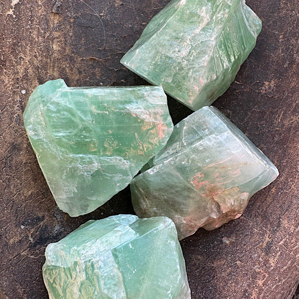 Calciet Emerald Groen ruw brokje