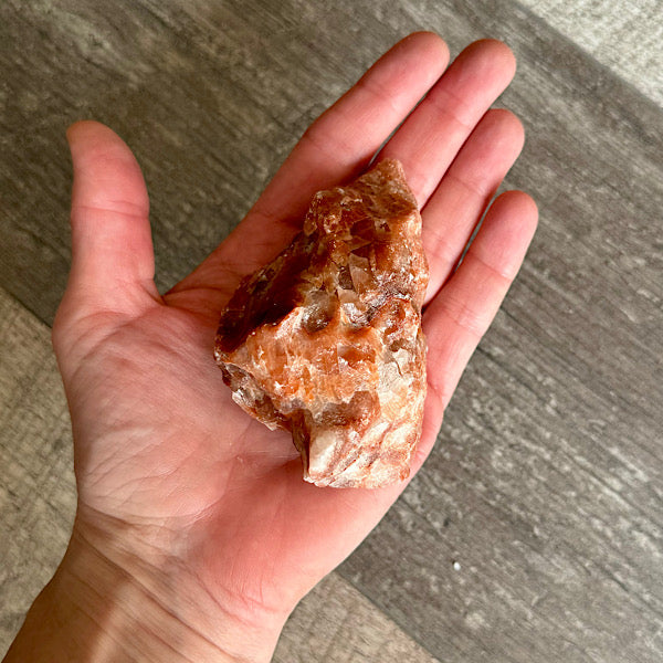 Calciet rood ruw brok edelstenen mineralen winkel