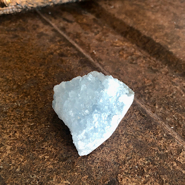 Celestien Ruw Stukje nr5 engelensteen blauwe kristallen edelstenen mineralen winkel