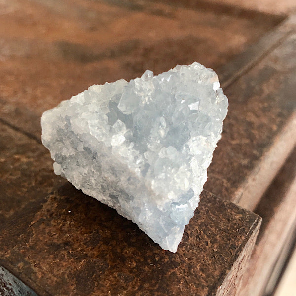 Celestien Ruw Stukje nr5 engelensteen blauwe kristallen edelstenen mineralen winkel