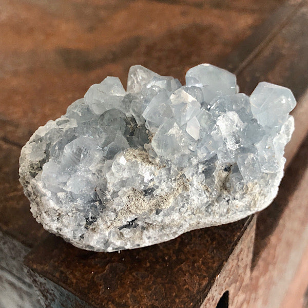 Celestien Ruw Stukje nr7 engelensteen blauwe kristallen edelstenen mineralen winkel