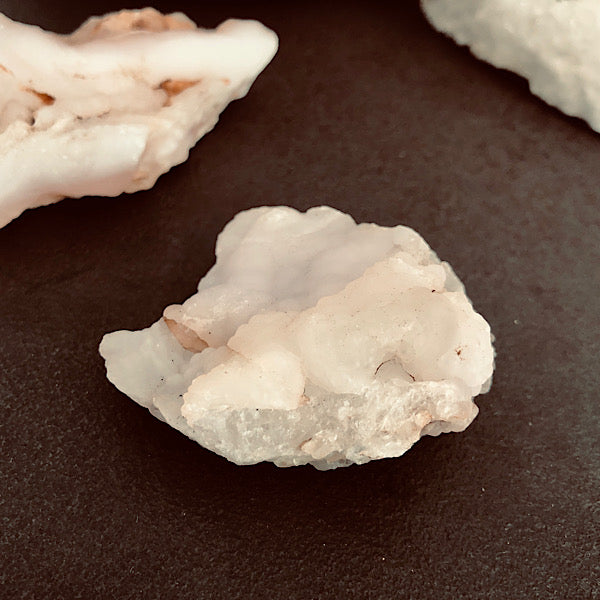 Chalcedoon Roze Ruw Stukje mineralen jaspis agaat kristallen