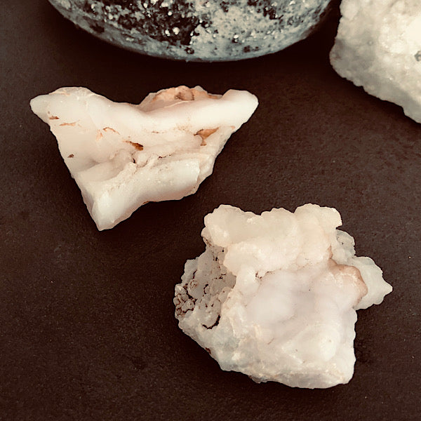 Chalcedoon Roze Ruw Stukje mineralen jaspis agaat kristallen