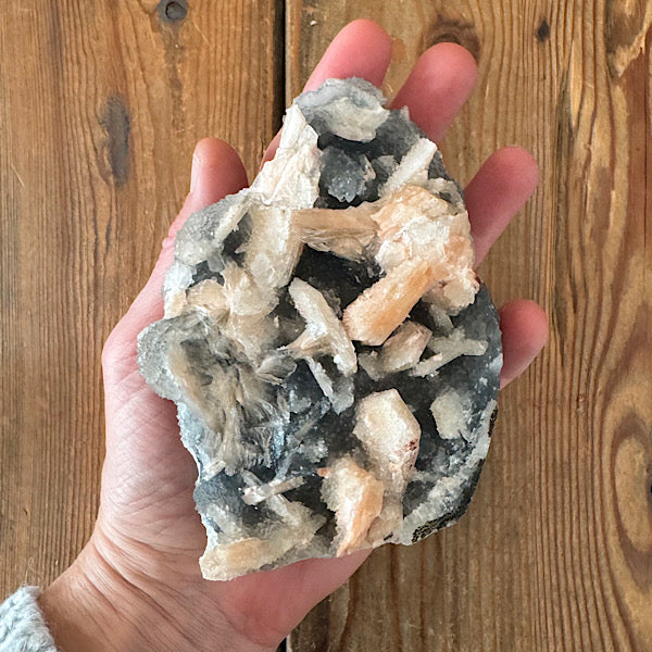 Chalcedoon met Stilbiet India ruw stuk gekristallisseerd