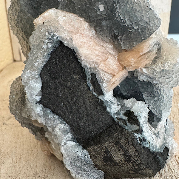 Chalcedoon met Stilbiet India ruw stuk gekristallisseerd