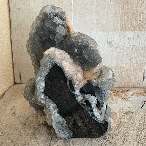 Chalcedoon met Stilbiet India ruw stuk gekristallisseerd