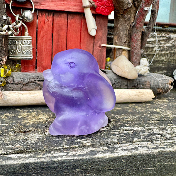 Fluoriet Gepolijst Konijntje nr2 diertje gepolijst edelstenenmineralenwinkel