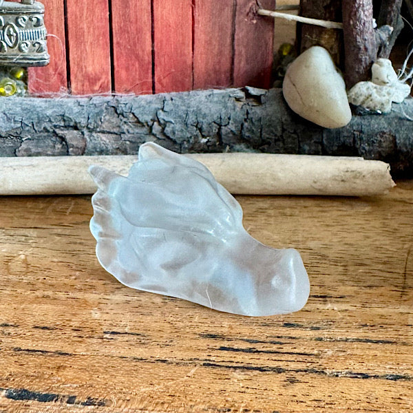 Fluoriet Klein Draken Schedel dragon skull edelstenenmineralenwinkel.nl