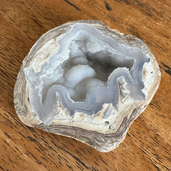 Geode Dugway Agaat Thunder Egg 4 Utah USA blauw grijs kristallen