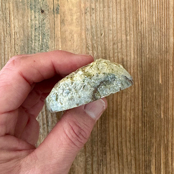 Geode Dugway Agaat Thunder Egg 4 Utah USA blauw grijs kristallen