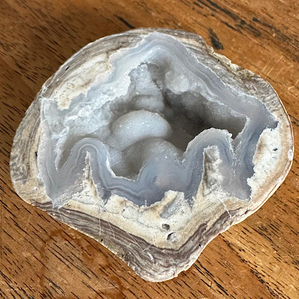 Geode Dugway Agaat Thunder Egg 4 Utah USA blauw grijs kristallen
