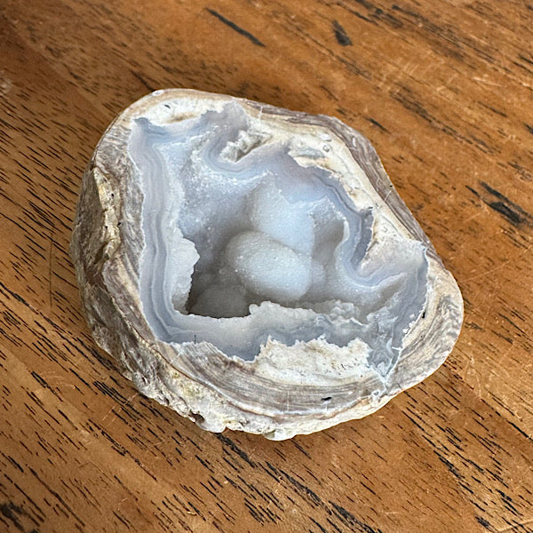 Geode Dugway Agaat Thunder Egg 4 Utah USA blauw grijs kristallen