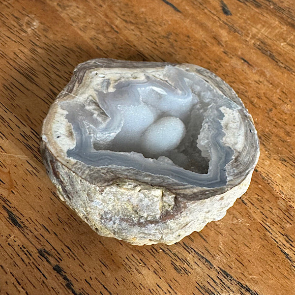 Geode Dugway Agaat Thunder Egg 4 Utah USA blauw grijs kristallen