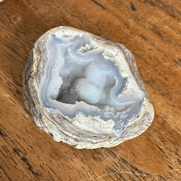 Geode Dugway Agaat Thunder Egg 4 Utah USA blauw grijs kristallen