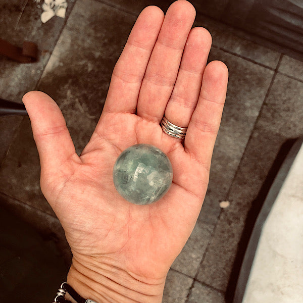 Groen Fluoriet Kleine Bol, ethisch geproduceerd mineralen kristallen