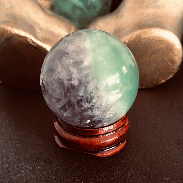 Groen en paars Fluoriet Kleine Bol, ethisch geproduceerd mineralen kristallen