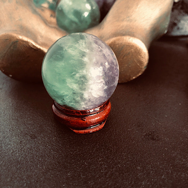 Groen en paars Fluoriet Kleine Bol, ethisch geproduceerd mineralen kristallen