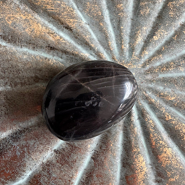 Maansteen Zwart Gepolijst hand steen