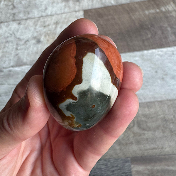 Jaspis Polychroom hand of zak steen gepolijst