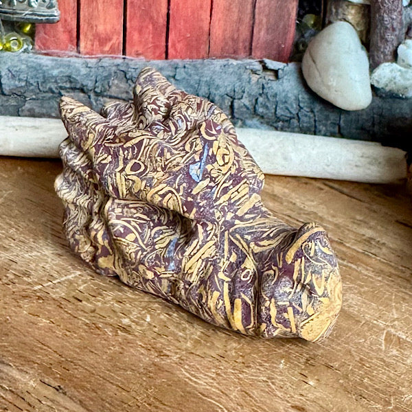 Jaspis Slangen draken schedel dragon skull Klein edelstenenmineralenwinkel.nl