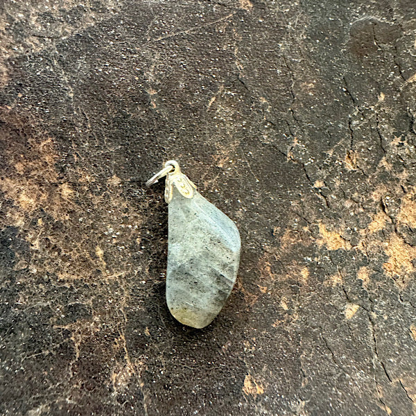 Labradoriet nr2 Hangertje sieraad hanger ketting