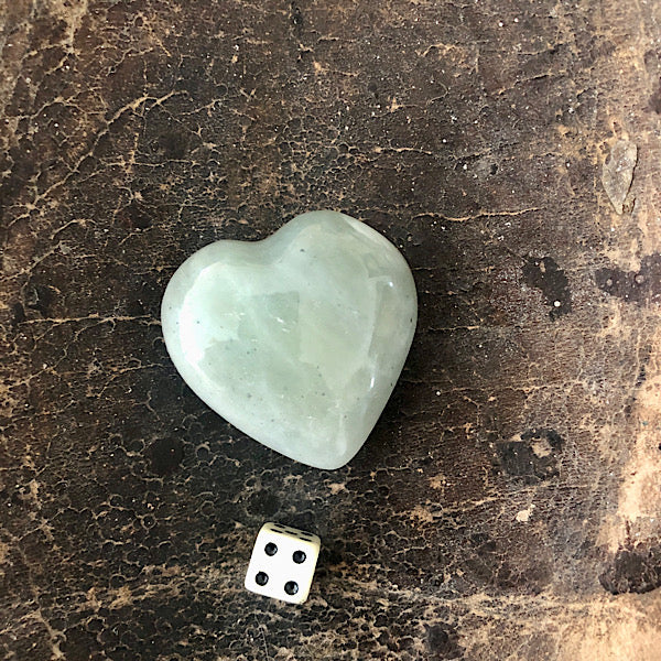 Maansteen Groen Klein Hartje gepolijst kristallen edelstenen mineralen winkel zonnesteen labradoriet