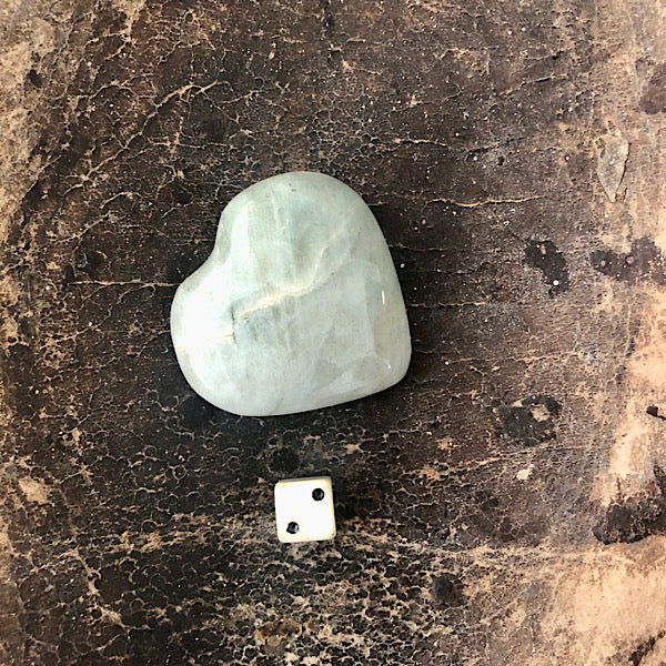 Maansteen Groen Klein Hartje gepolijst kristallen edelstenen mineralen winkel zonnesteen labradoriet