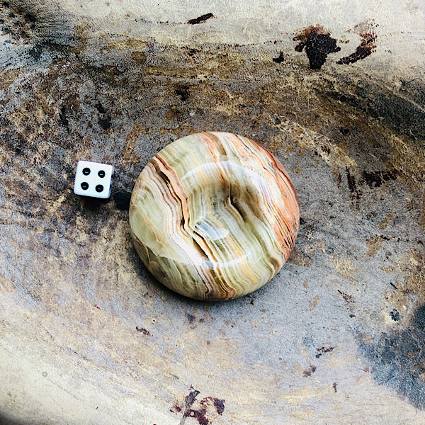 Onyx Marmer of Aragoniet Calciet Bolvoetje mineralen kristallen edelstenen bol ei