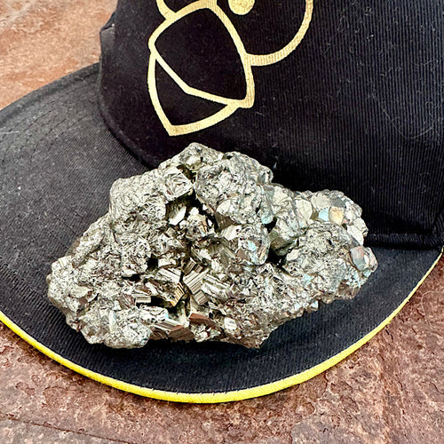 Pyriet ruw Brok Peru Nr3 gekristalliseerd edelstenenmineralenwinkel