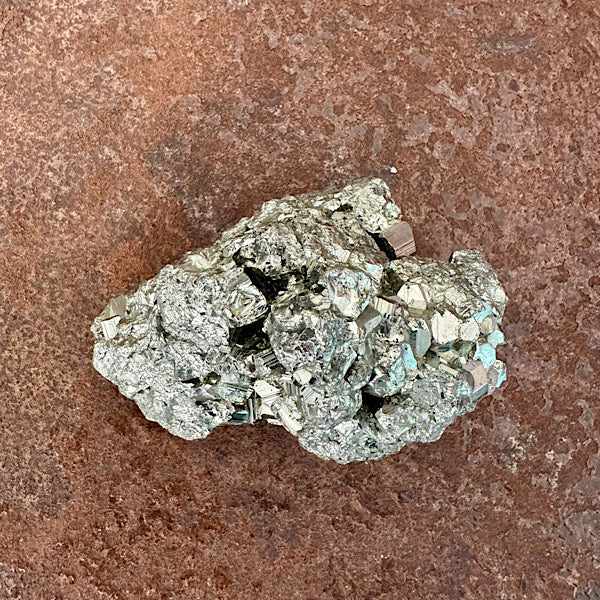 Pyriet ruw Brok Peru Nr3 gekristalliseerd edelstenenmineralenwinkel