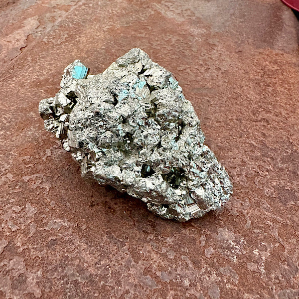 Pyriet ruw Brok Peru Nr3 gekristalliseerd edelstenenmineralenwinkel