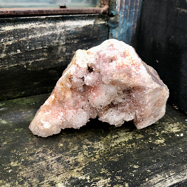 Roze Amethist Brazilië stukje nr4 ruw kwarts hematiet mineralen